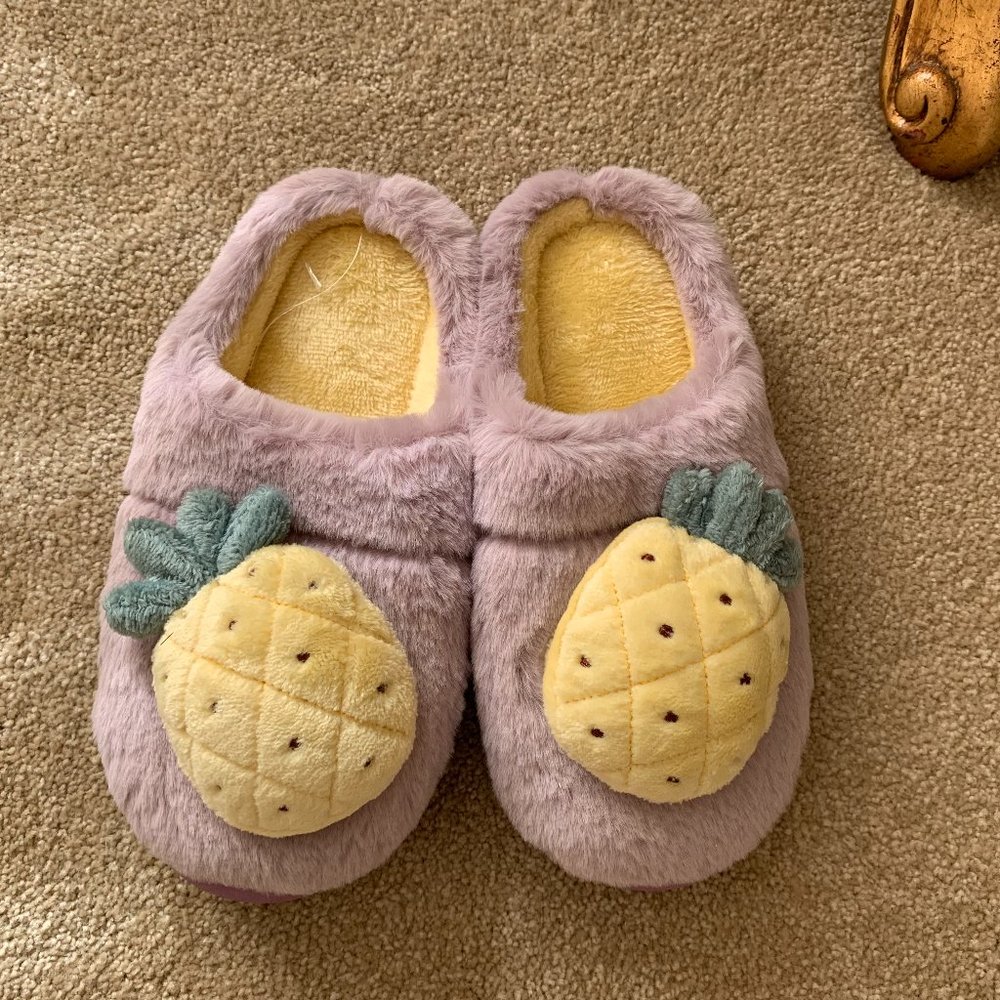 Brand new fluffy pineapple slippers - really cute Size 6.5